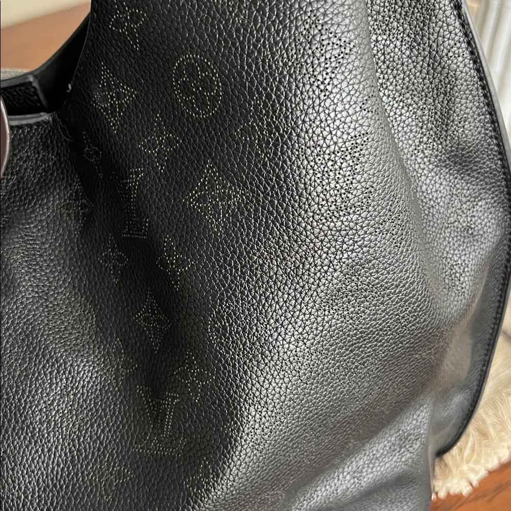 Louis Vuitton Carmel Black Mahina Hobo with Braided Handle - Picture 6 of 16